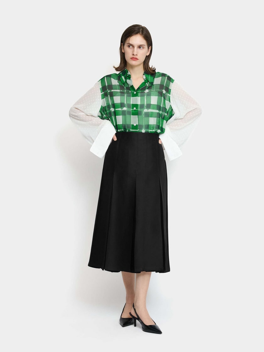 GREEN