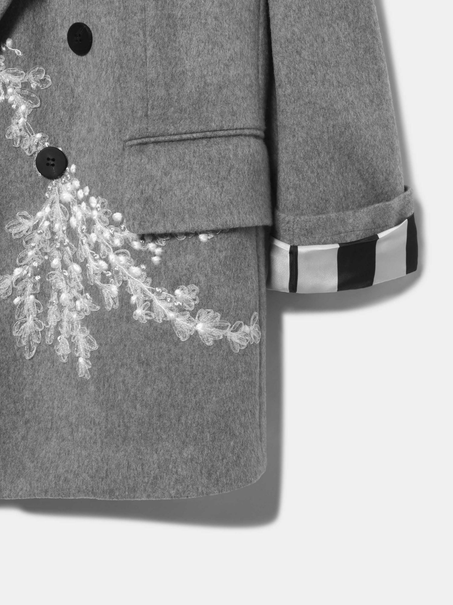 Embroidery Over Jacket MD.GREY